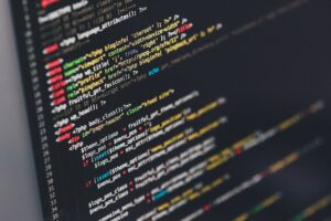 子供がプログラミングを学ぶための最適なコンピュータ選びは？