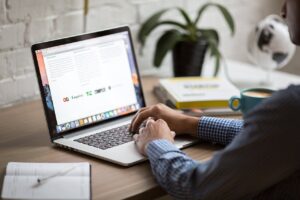 子供向けプログラミングに最適なノートパソコンのおすすめは？