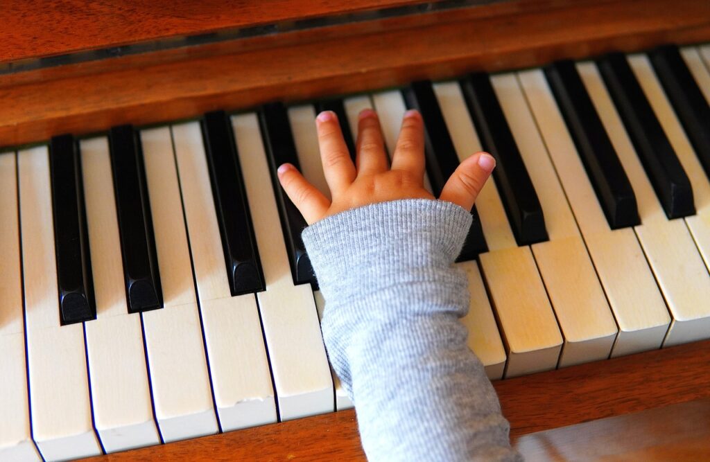 子供が楽しめるプログラミングScratchの作品の作り方は？