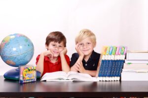 子供がプログラミングを楽しく学ぶための方法は？