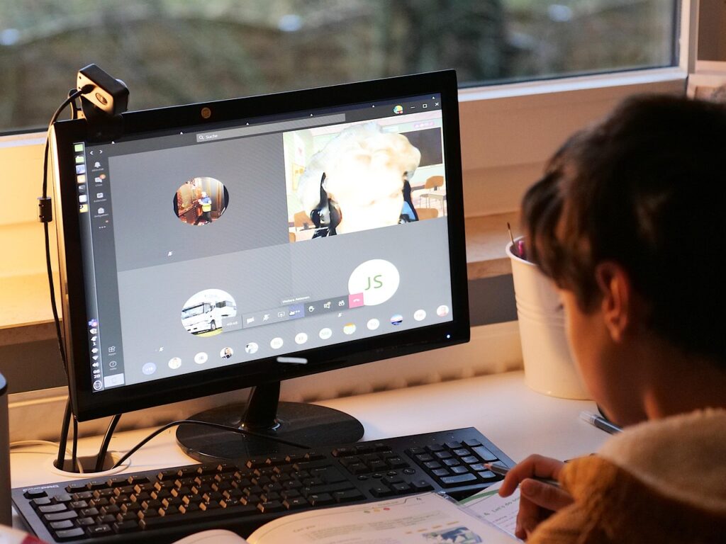 子供が家庭でプログラミングを学習する方法は？