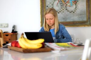 子供の家庭でのプログラミング学習方法は？