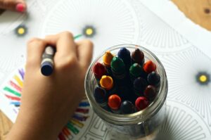 子供は何歳からプログラミングを始めるべきか？