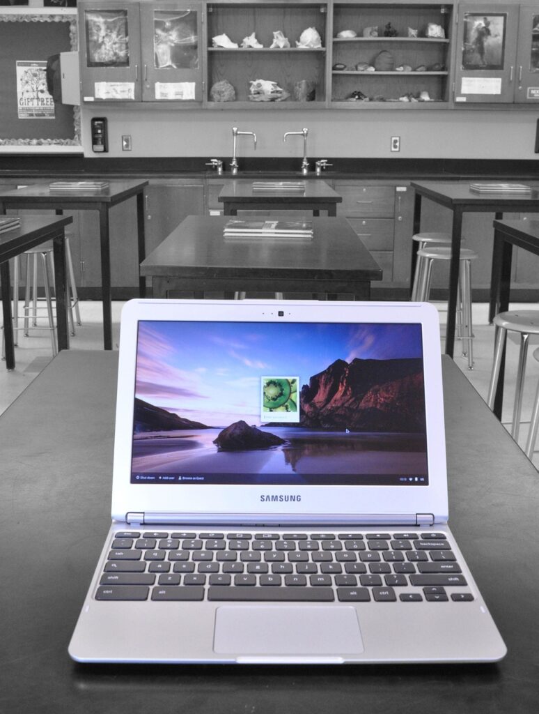 中学生がプログラミングを学習するための効果的な方法は？
