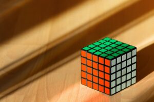 論理的思考を子どもに身につけさせる習い事は何が最適？
